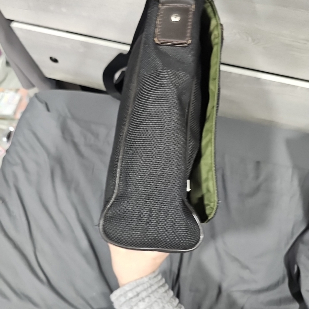 Louis Vuitton Black Men's Bag - Picture 6 of 13